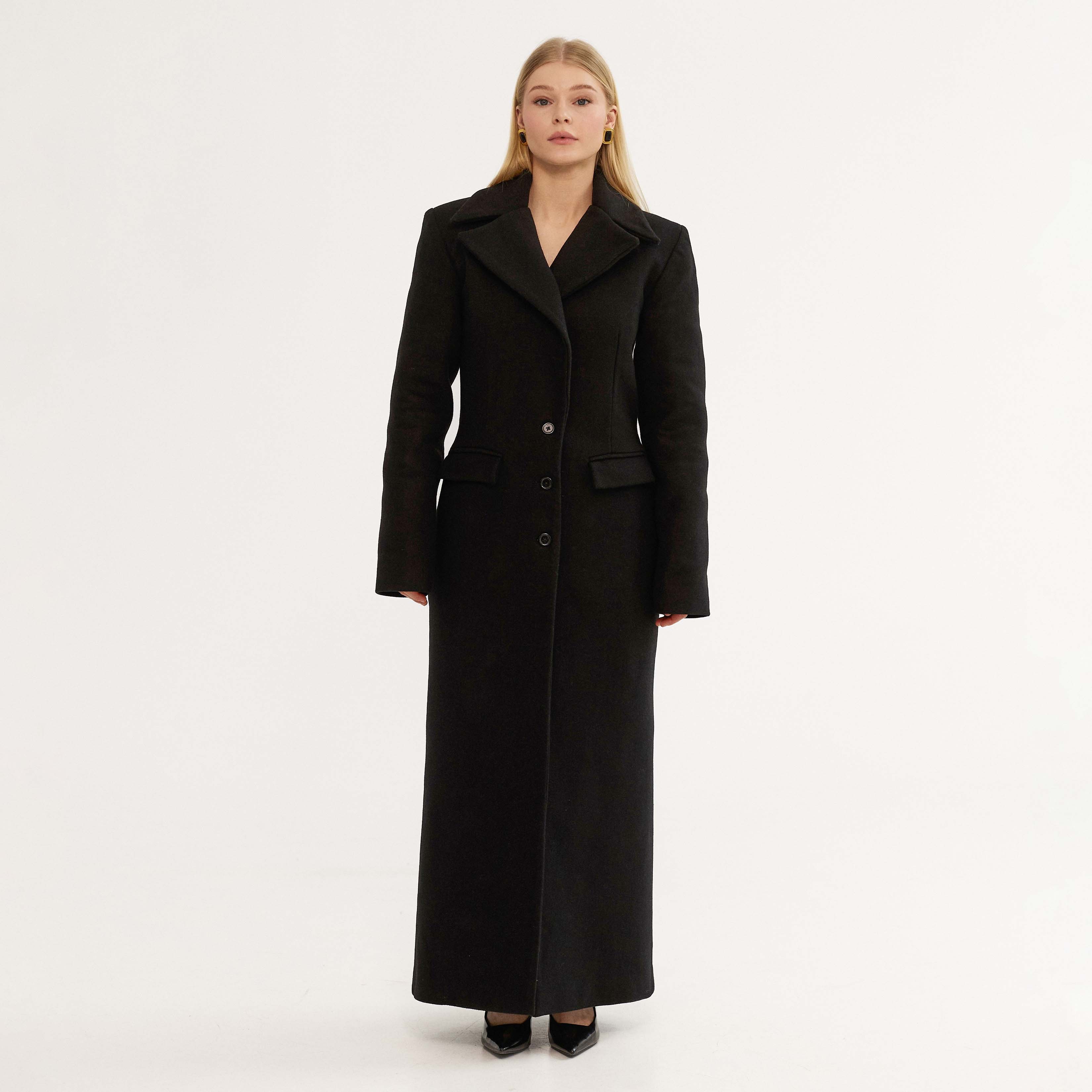 COAT WITH OVERSIZED SHOULDERS