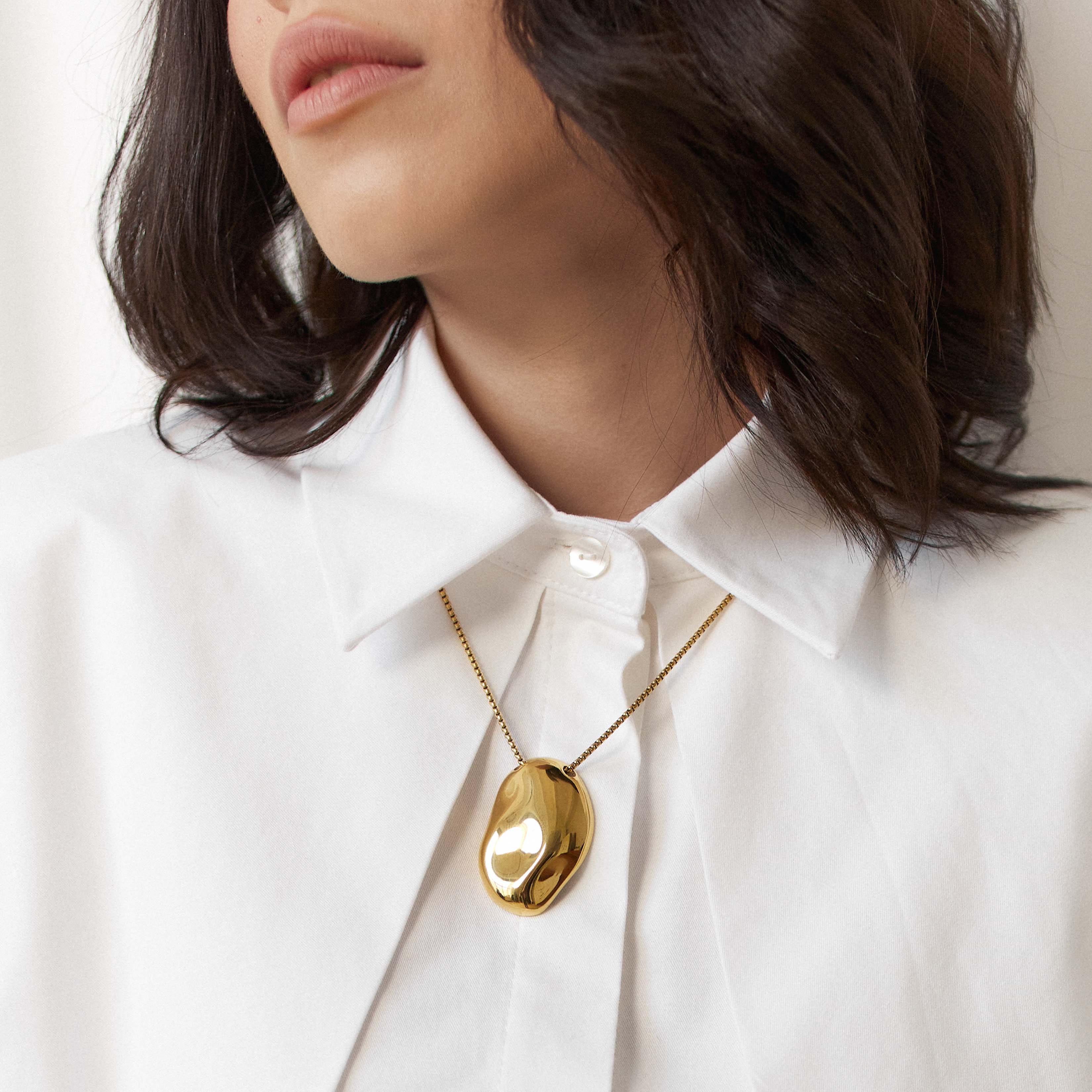 FLUID GOLD PENDANT NECKLACE