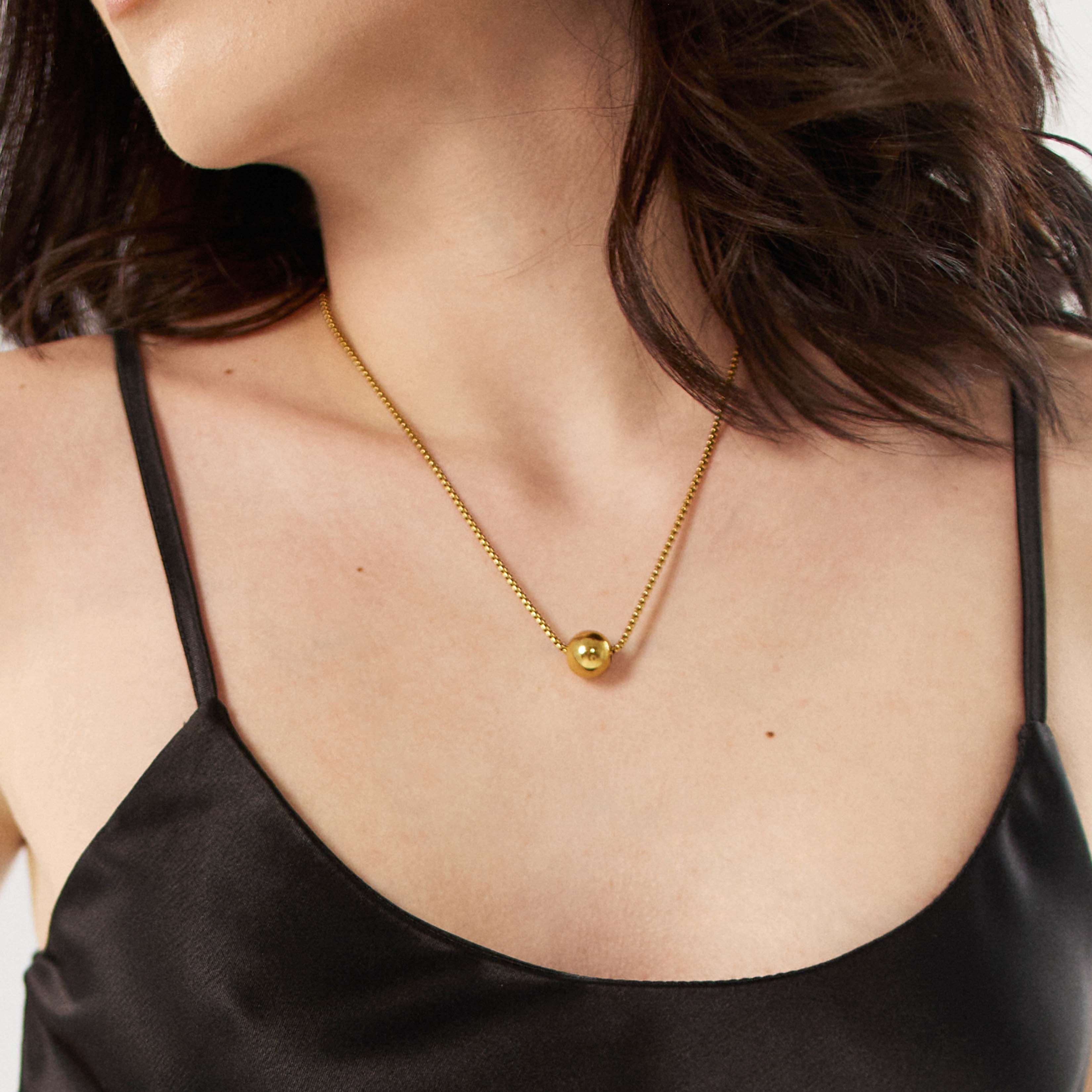 ORBE GOLD PENDANT NECKLACE