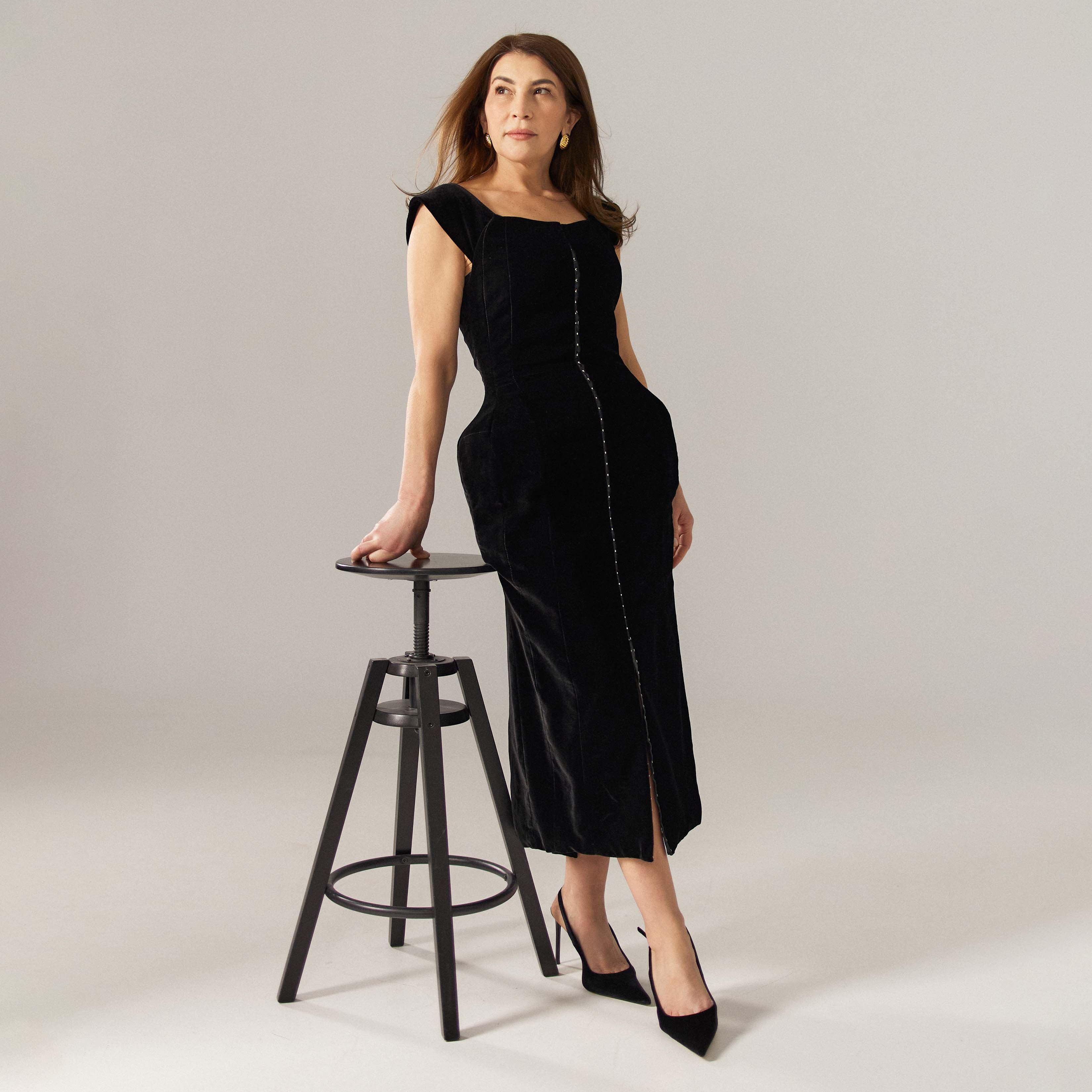 BLACK VICTORIAN-STYLE MIDI DRESS